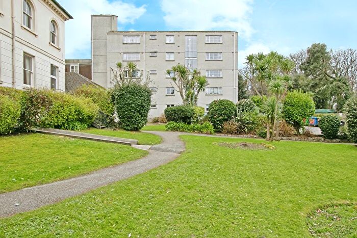 1 Bedroom Flat For Sale In Pendennis Road, Falmouth, Cornwall, TR11