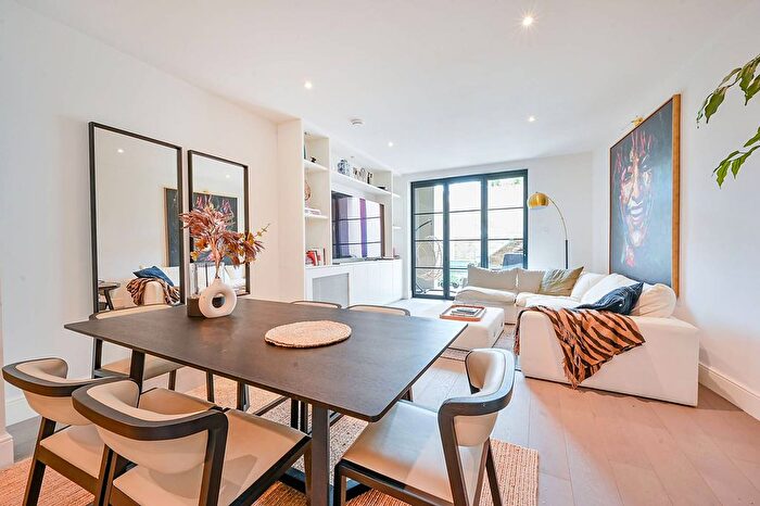 2 Bedroom Flat To Rent In Gunnersbury Avenue, Ealing, London, W5