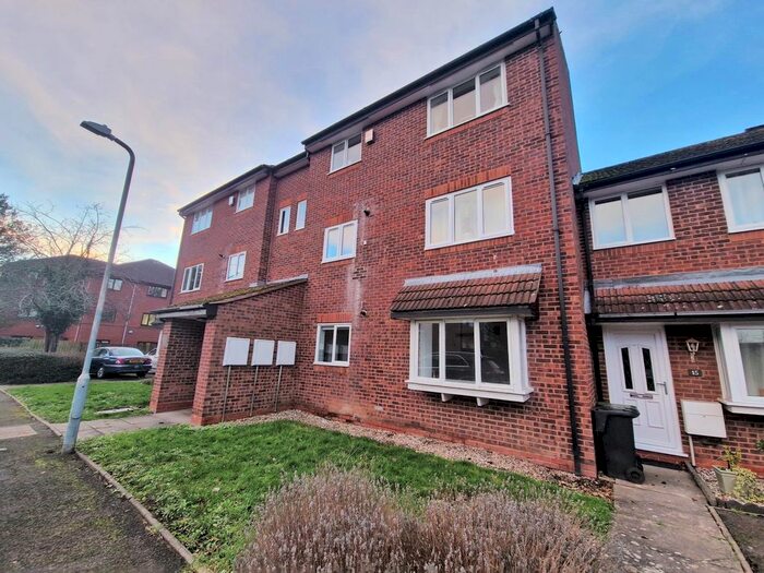 2 Bedroom Flat To Rent In Oakhurst Drive, Bromsgrove, B60