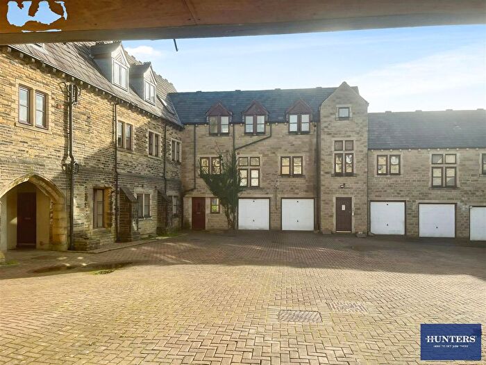 1 Bedroom Flat For Sale In Olivia Court, Chester Road Boothtown, Halifax, HX3