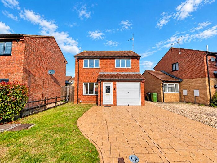 3 Bedroom Detached House For Sale In Tanglewood, Werrington, Peterborough, PE4