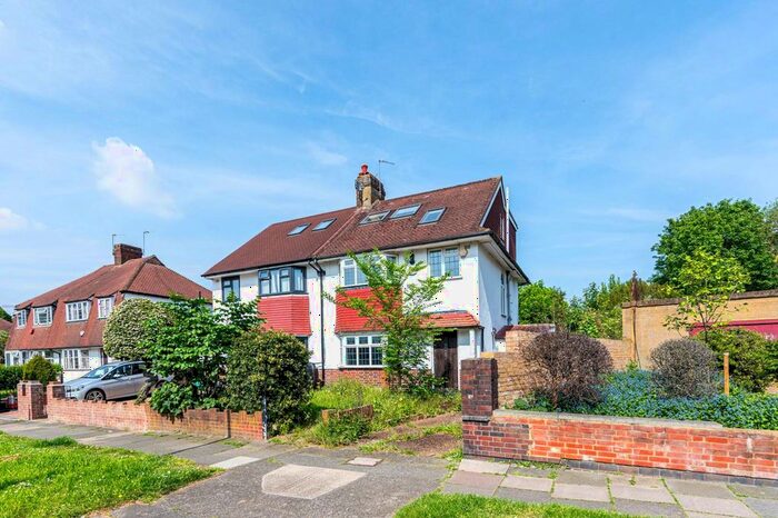 5 Bedroom Property To Rent In Thornton Road, Balham, London, SW12