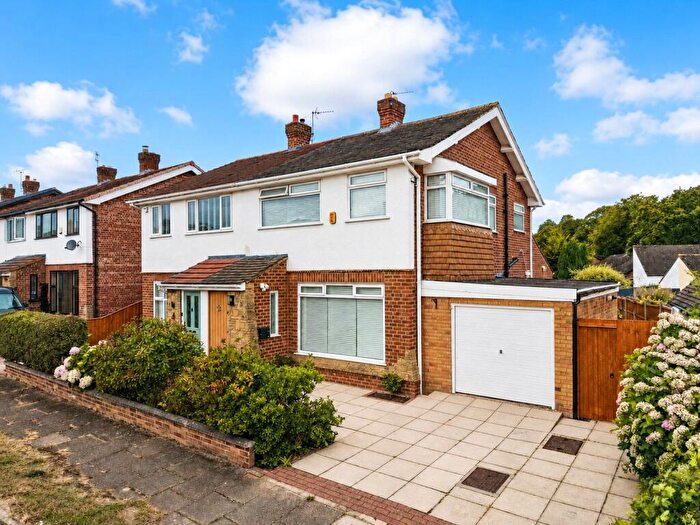 3 Bedroom Semi-Detached House For Sale In Beaumaris Drive, Thingwall, Wirral, CH61