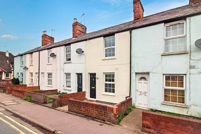 2 Bedroom Property For Sale In Stoke Road, Aylesbury, HP21
