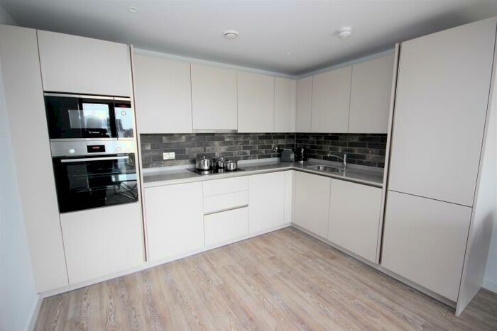 2 Bedroom Apartment To Rent In Potato Wharf Manchester, M3