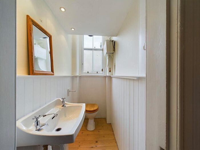 1 Bedroom Flat To Rent In Starbank Road, Trinity, Edinburgh, EH5