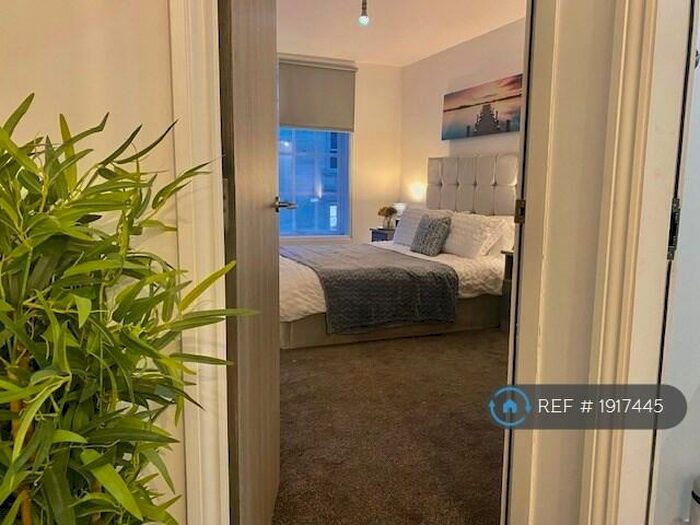 2 Bedroom Flat To Rent In Westgate, Huddersfield, HD1