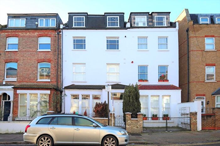 2 Bedroom Flat For Sale In Alexandra Grove, London, N4
