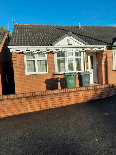2 Bedroom Bungalow To Rent In Cophall Street, Great Bridge, DY4