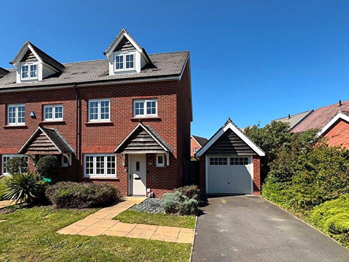 4 Bedroom End Of Terrace House For Sale In Way Field, Leegomery, Telford, Shropshire, TF1