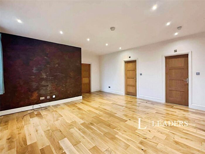 2 Bedroom Flat To Rent In Abbey Square, Gander Lane, Tewkesbury, GL20