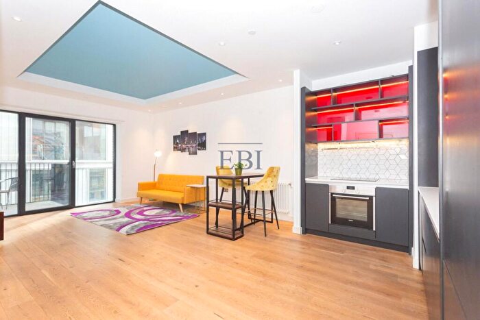 1 Bedroom Apartment To Rent In Modena House, Lyell Street, City Island, E14