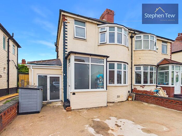 4 Bedroom Semi-Detached House For Sale In Alderley Avenue, Blackpool, FY4