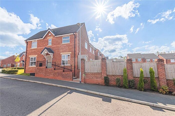 3 Bedroom Semi-Detached House For Sale In Ginnell Farm Avenue, Rochdale, Greater Manchester, OL16