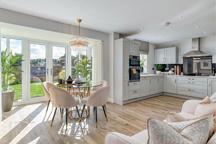 4 Bedroom Detached House For Sale In Bastion Street, Newbury, West Berkshire, RG14