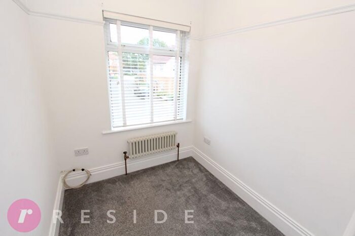3 Bedroom Semi-Detached House For Sale In Baytree Lane, Middleton, Manchester, M24