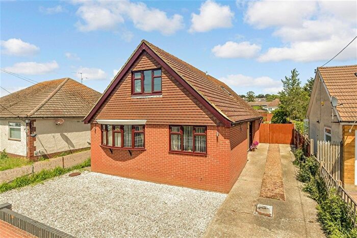 4 Bedroom Chalet For Sale In Drake Avenue, Minster On Sea, Sheerness, Kent, ME12