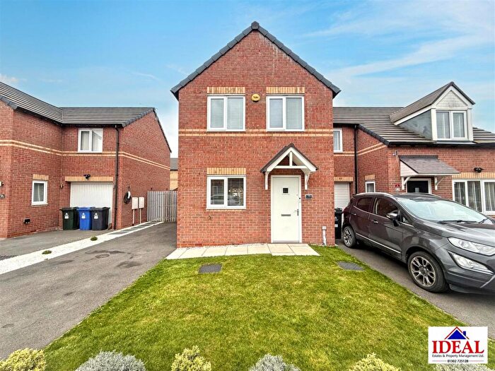 3 Bedroom Semi Detached House For Sale In St. Peters Drive, Askern, Doncaster, DN6