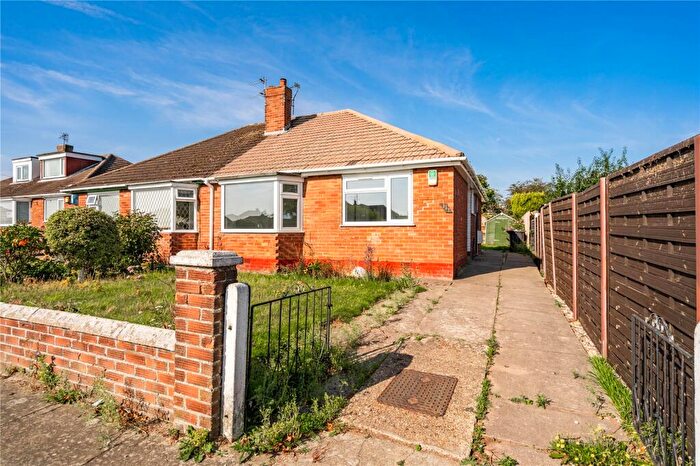 2 Bedroom Bungalow To Rent In The Ridgeway, Grimsby, DN34