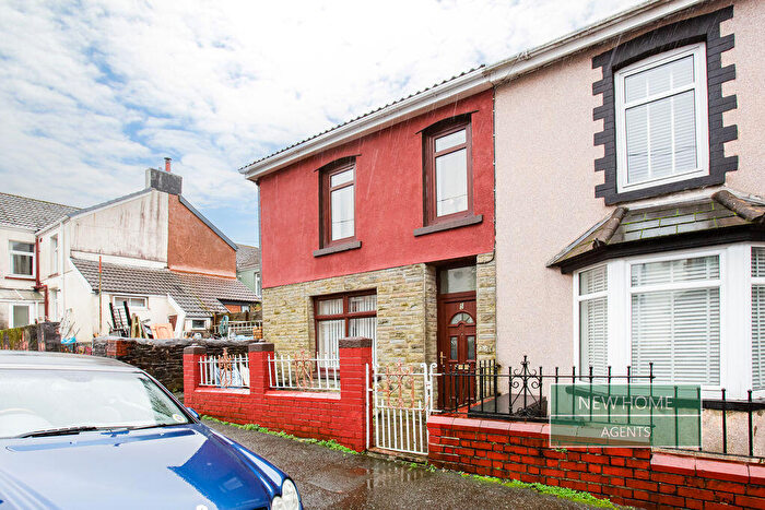 3 Bedroom End Of Terrace House For Sale In Waun Llwyd Terrace, Price Town, Bridgend, CF32