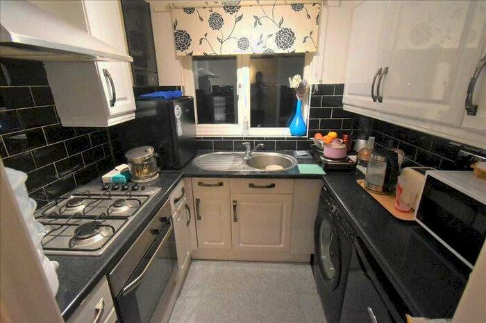 1 Bedroom House To Rent In Wyatt Road, Crayford, DA1