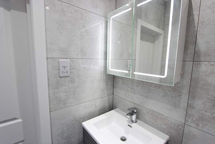 2 Bedroom Flat To Rent In Langham Road, London, N15