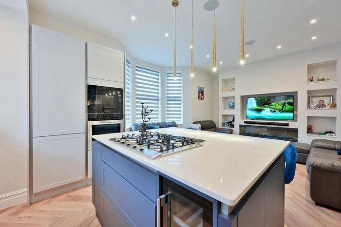 3 Bedroom End Of Terrace House To Rent In Worple Road, Raynes Park, London, SW20