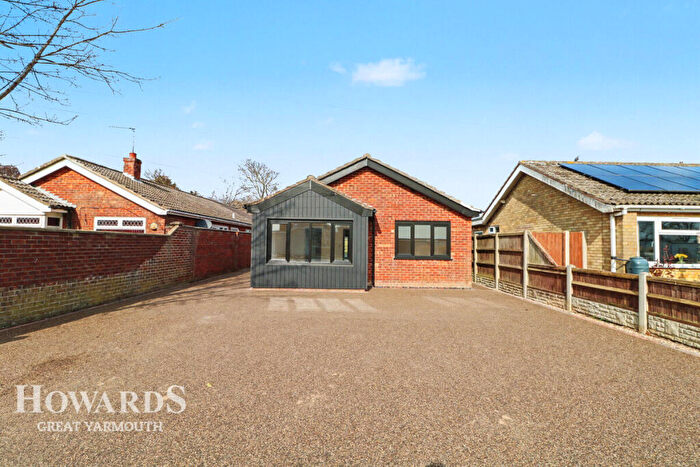 3 Bedroom Detached Bungalow For Sale In Beach Road, Scratby, NR29