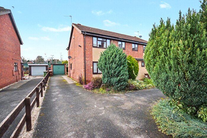 3 Bedroom Semi Detached House For Sale In Pinderfields Road, Wakefield, West Yorkshire, WF1