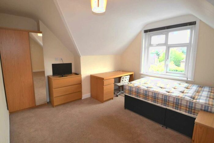 5 Bedroom Flat To Rent In Christchurch Road, Reading -, RG2