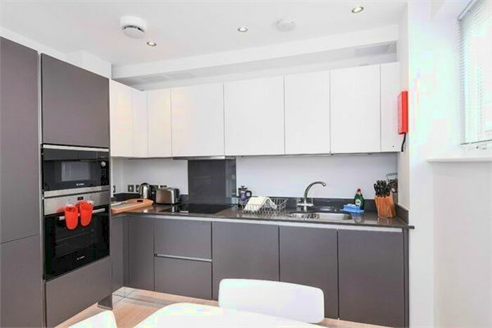 2 Bedroom Flat To Rent In Deptford Bridge, The Glassworks, London, SE8