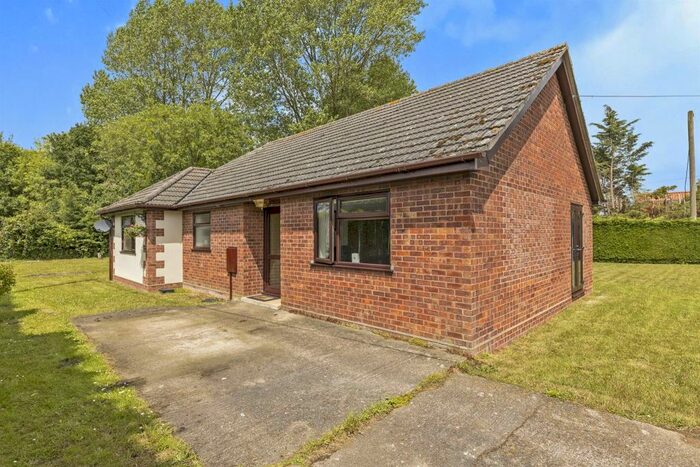 3 Bedroom Detached Bungalow For Sale In Wymondham Road, Bunwell, Norwich, NR16