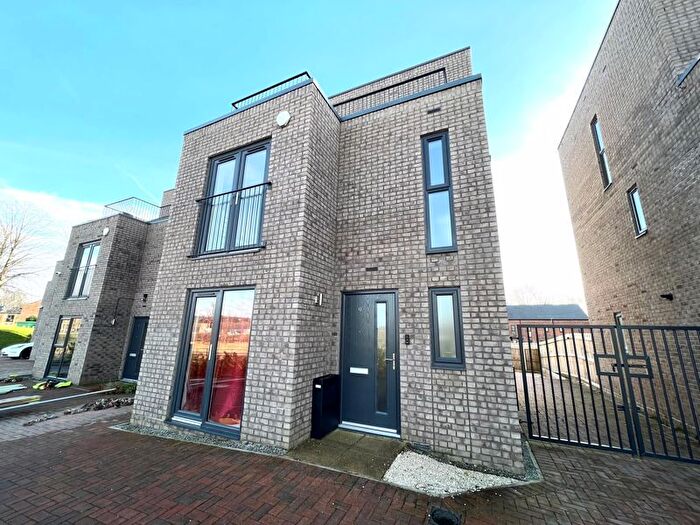 4 Bedroom Detached House To Rent In Roan Close, Salford, M6