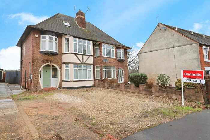 4 Bedroom Semi Detached House For Sale In Stourbridge Road, Kidderminster, DY10