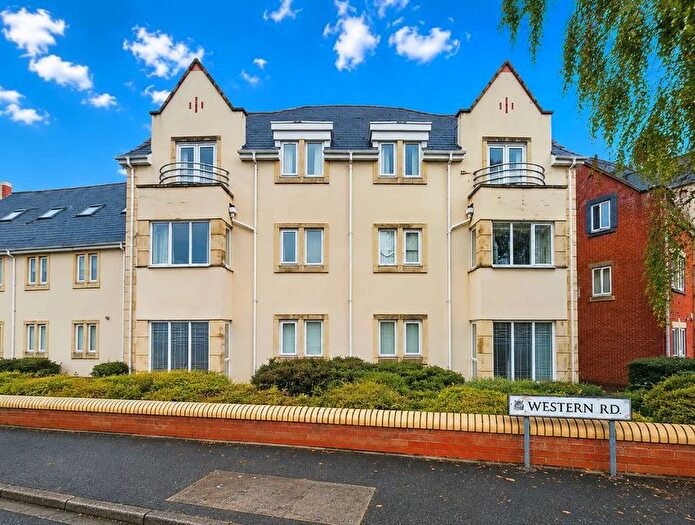 3 Bedroom Flat For Sale In Station Road, Sutton Coldfield, B73