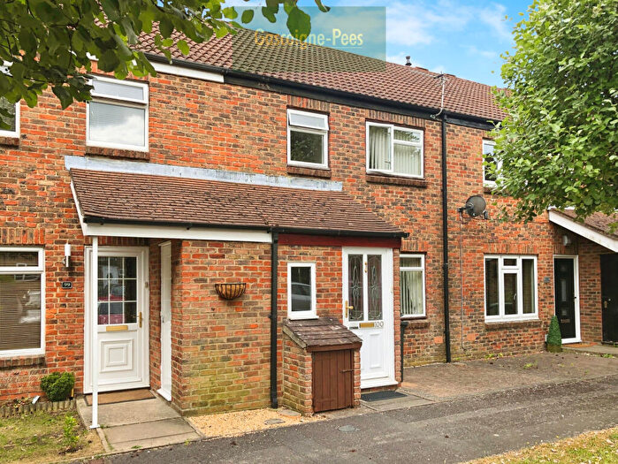 3 Bedroom House To Rent In Brighton Hill, RG22