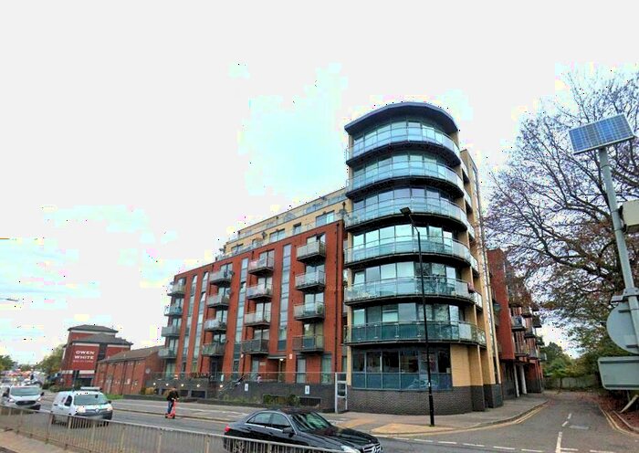 2 Bedroom Apartment To Rent In Bath Road, Slough, SL1