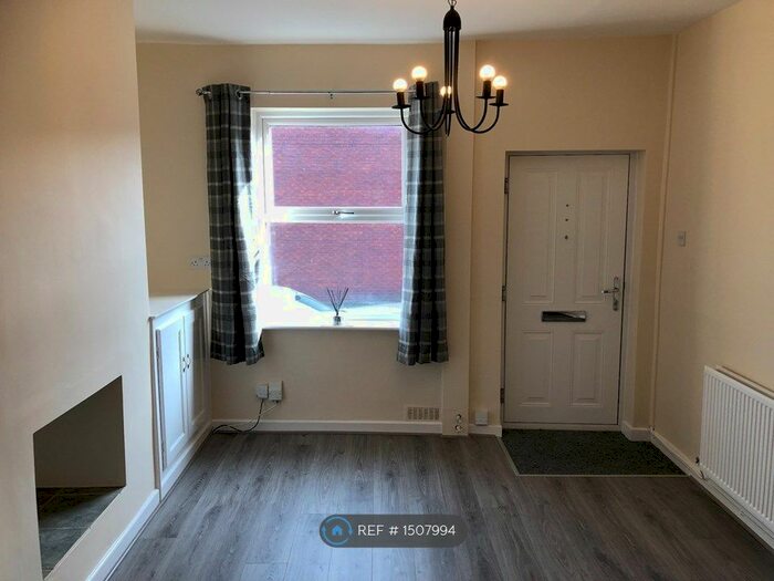 2 Bedroom Terraced House To Rent In Pitt St, Macclesfield, SK11