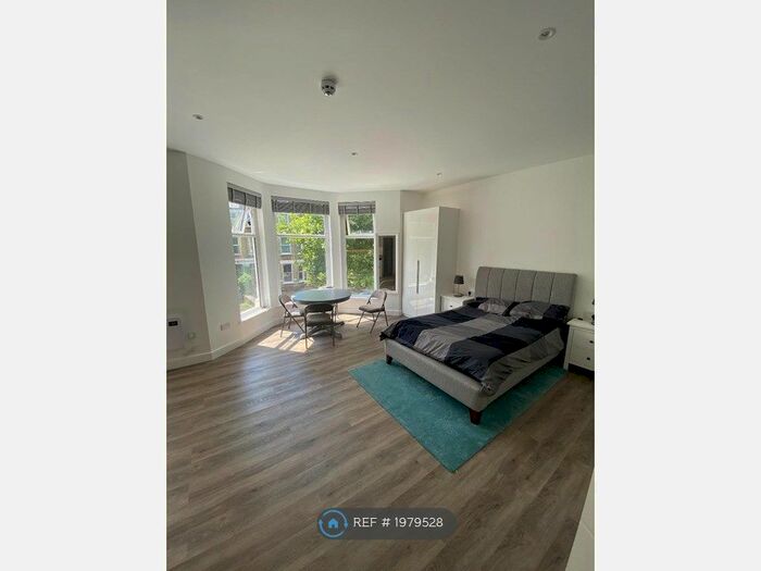 Studio To Rent In Fordwych Road, London, NW2
