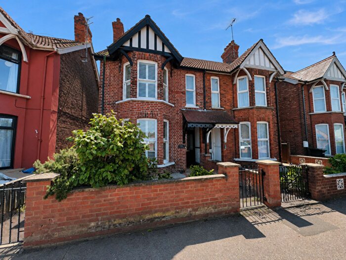 3 Bedroom Semi-Detached House To Rent In Fletton Avenue, Peterborough, PE2