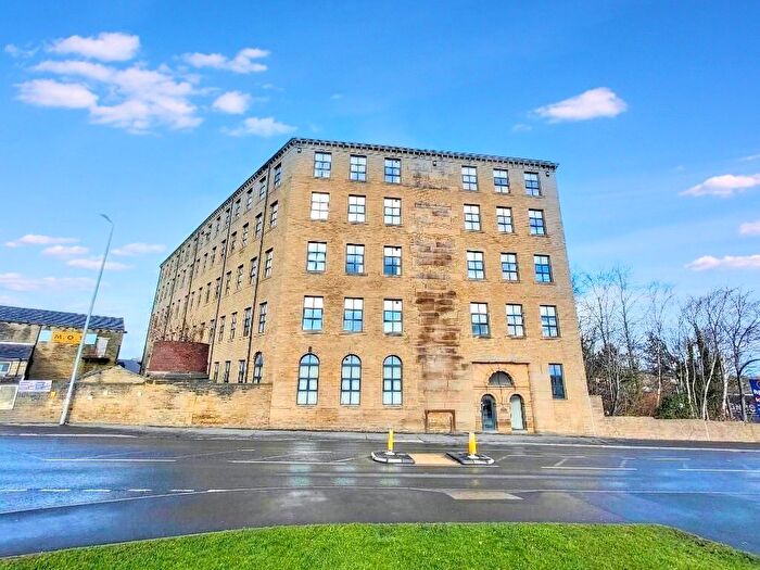 1 Bedroom Flat For Sale In Pellon Lane, Halifax, HX1