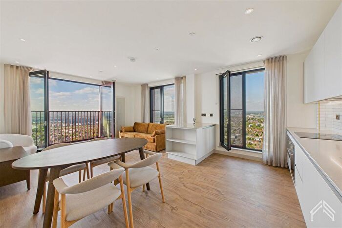 2 Bedroom Flat To Rent In Selborne Road, London, E17