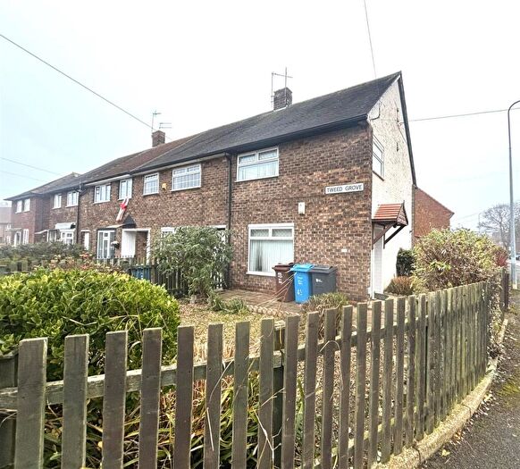 3 Bedroom House To Rent In Tweed Grove, Hull, HU8