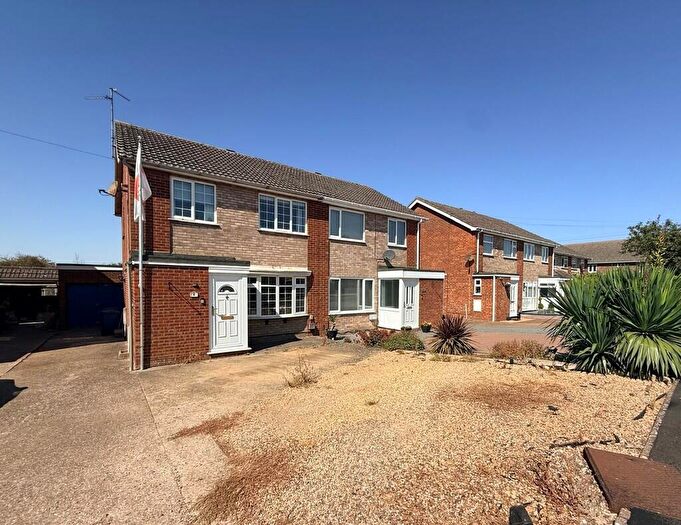 3 Bedroom Semi-Detached House For Sale In Fairway, Chatteris, Cambs., PE16