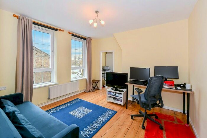 1 Bedroom Apartment To Rent In Winchelsea House, Swan Road, SE16