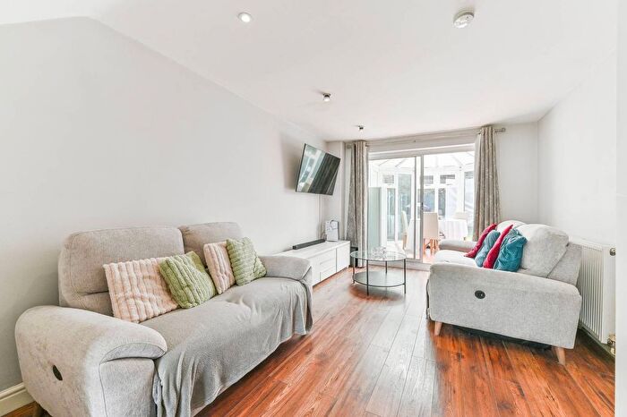 3 Bedroom Terraced House To Rent In Allan Close, New Malden, KT3