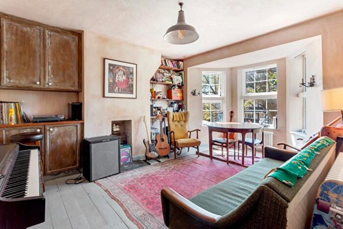 3 Bedroom Flat For Sale In Millington House, Stoke Newington Church Street, London, N16