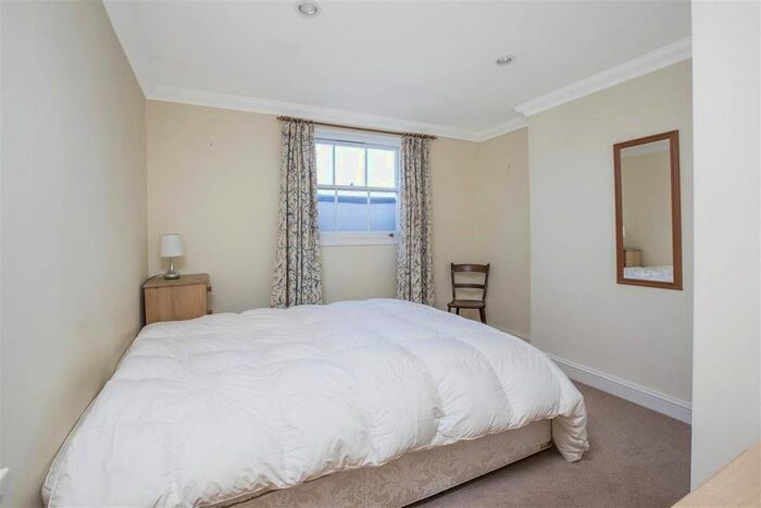 2 Bedroom Flat To Rent In St George's Drive, Pimlico, London, SW1V