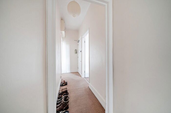 1 Bedroom Flat For Sale In Tweedy Road, Bromley, BR1