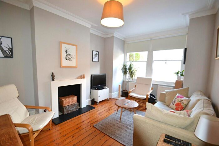 1 Bedroom Flat To Rent In Ashleigh Road, Mortlake, SW14